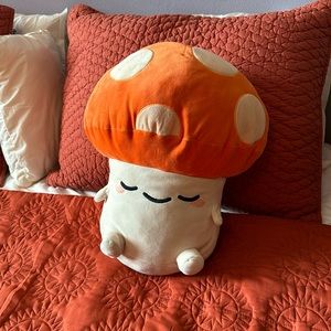 Mushroom Moshi Plus in Kai (orange)